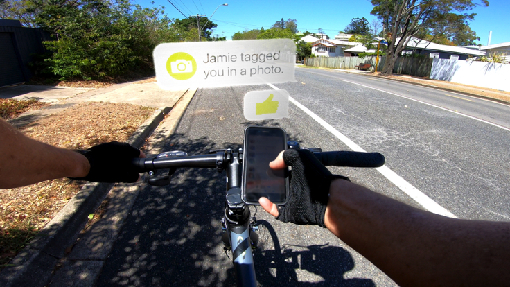 Bicycle rider sending message response while riding
